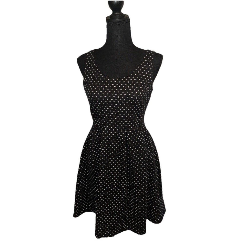 Elle Size 4 Black & White Polka Dot Pattern Short Fit & Flare Sleeveless Dress